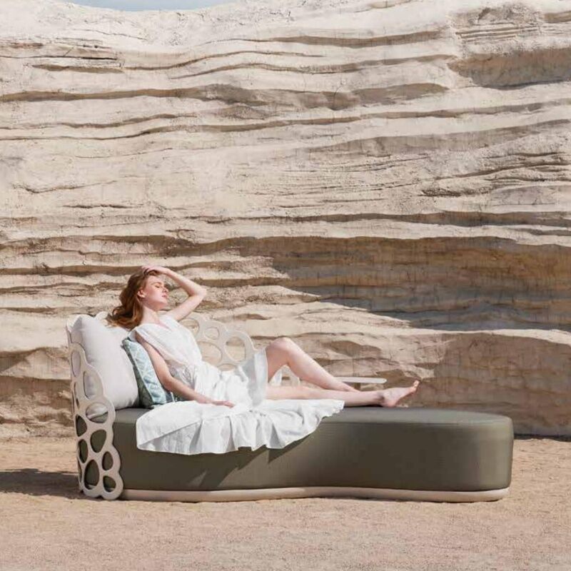 Leisure green waterproof outdoor sofa private garden outdoor lying bed furniture factory